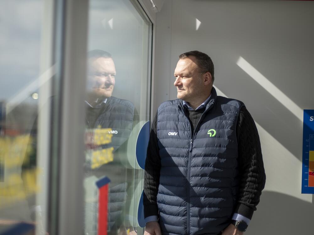 Bernhard Novotny is project director for this geothermal drilling site, a climate solution that helps Vienna get off of planet-heating gas.