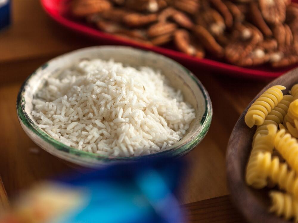When we eat carbohydrates like white rice and pasta, we digest them rapidly, causing surges in blood sugar. But there is a way to slow digestion down.