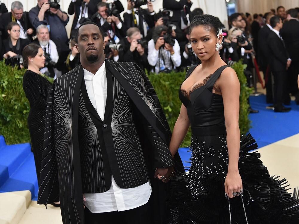 NEW YORK, NY - MAY 01: Sean 'Diddy' Combs aka Puff Daddy (L) and Cassie attend the 
