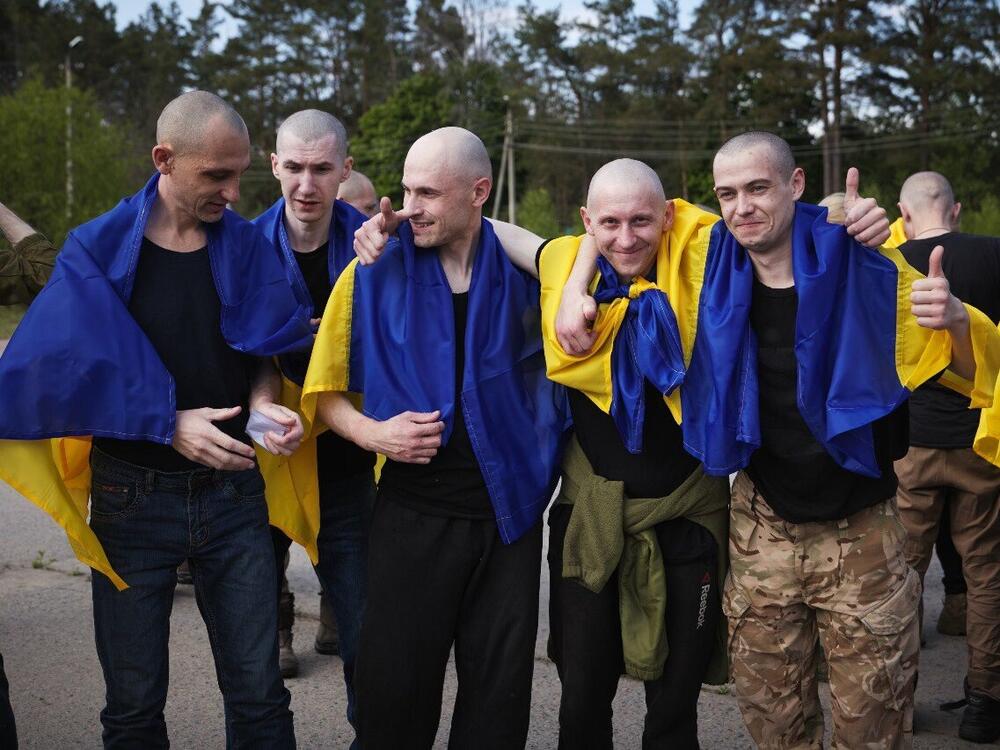 Two-hundred and seventy Ukrainian military personnel and 120 civilians are returned to Ukraine after the Russian Defense Ministry announced on Friday that Moscow and Kyiv had exchanged that amount of prisoners each in the first round of a large-scale swap on Friday.