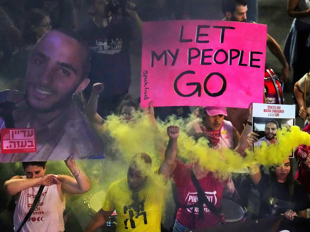 People take part in a protest demanding the end of the war and immediate release of hostages held by Hamas in the Gaza Strip, and against Prime Minister Benjamin Netanyahu's government, in Tel Aviv, Saturday, May 31, 2025.