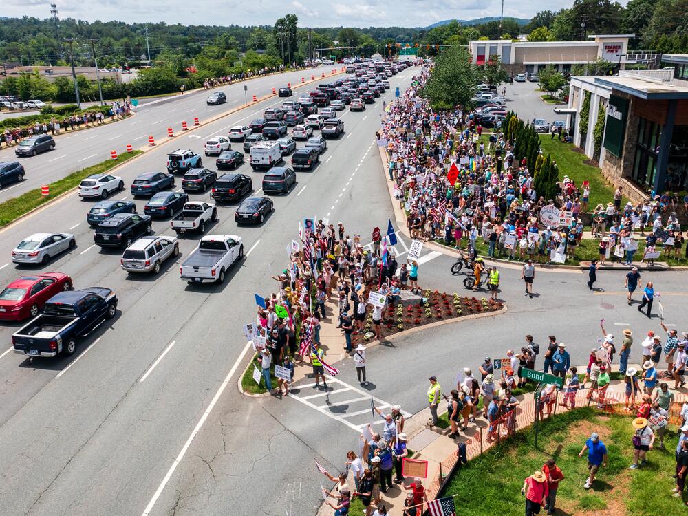 Charlottesvile, Va.: People take to the streets to protest.
