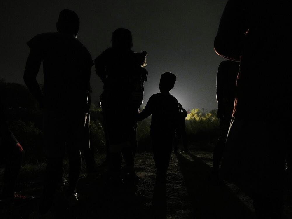 Migrants arrive on the Mexican side of the Rio Grande with plans to cross to the United States from Matamoros, Mexico, Thursday, May 11, 2023.