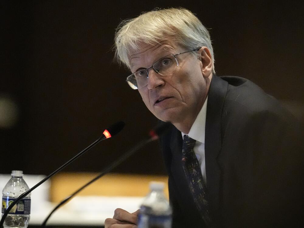 Martin Kulldorff, chairman of the Advisory Committee on Immunization Practices, said it was time to 