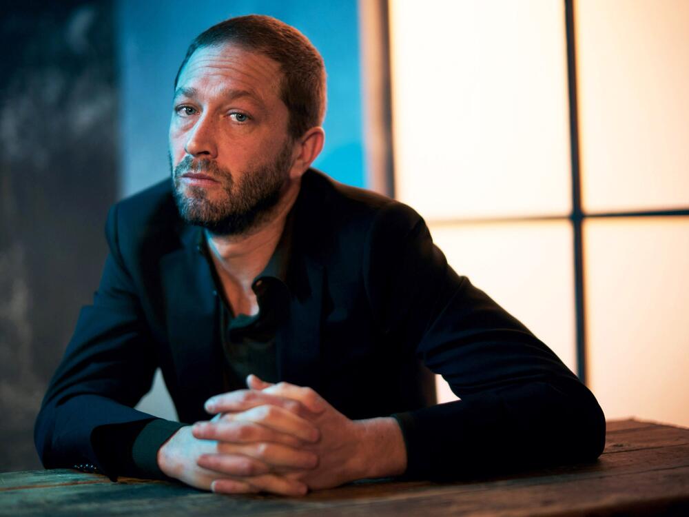 Ebon Moss-Bachrach returns as Richie in Season 4 of<em> The Bear.</em>