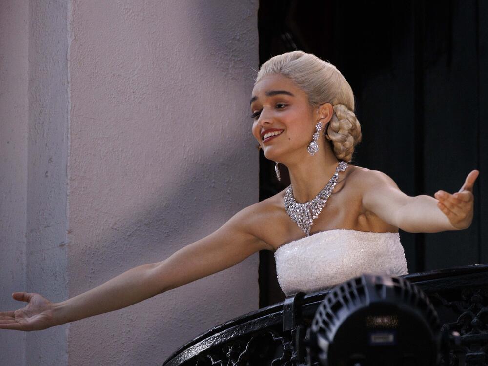 Rachel Zegler, playing Eva Perón in <em>Evita</em>, performs 