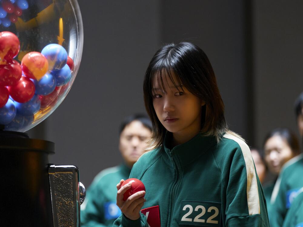 Jo Yu-ri as Jun-hee.