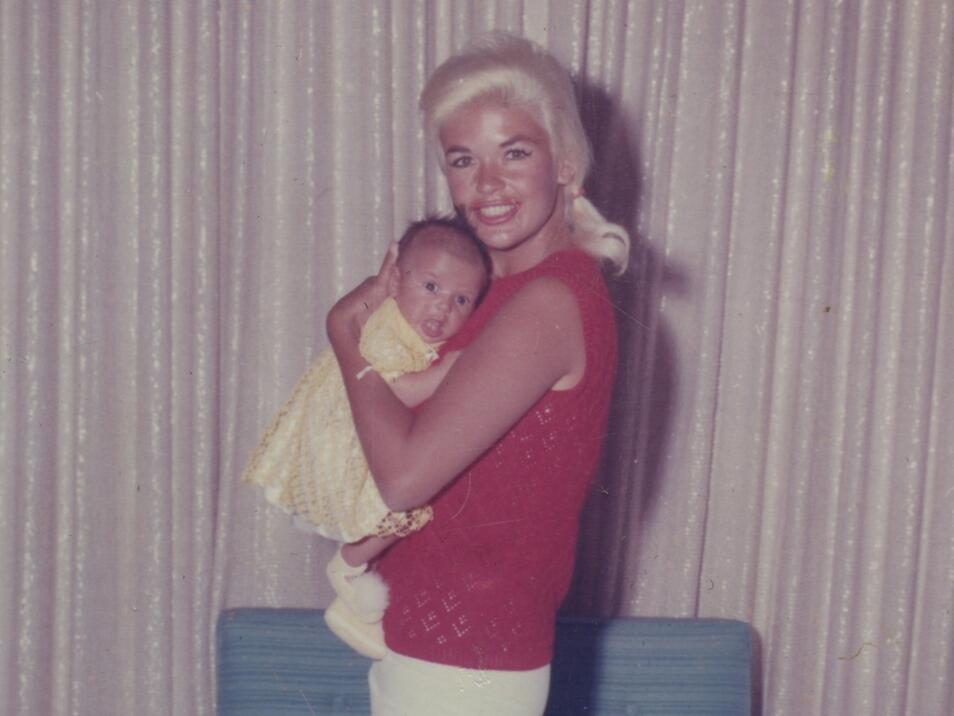 The new HBO documentary <em>My Mom Jayne </em>is an effective, empathetic study of love and family.