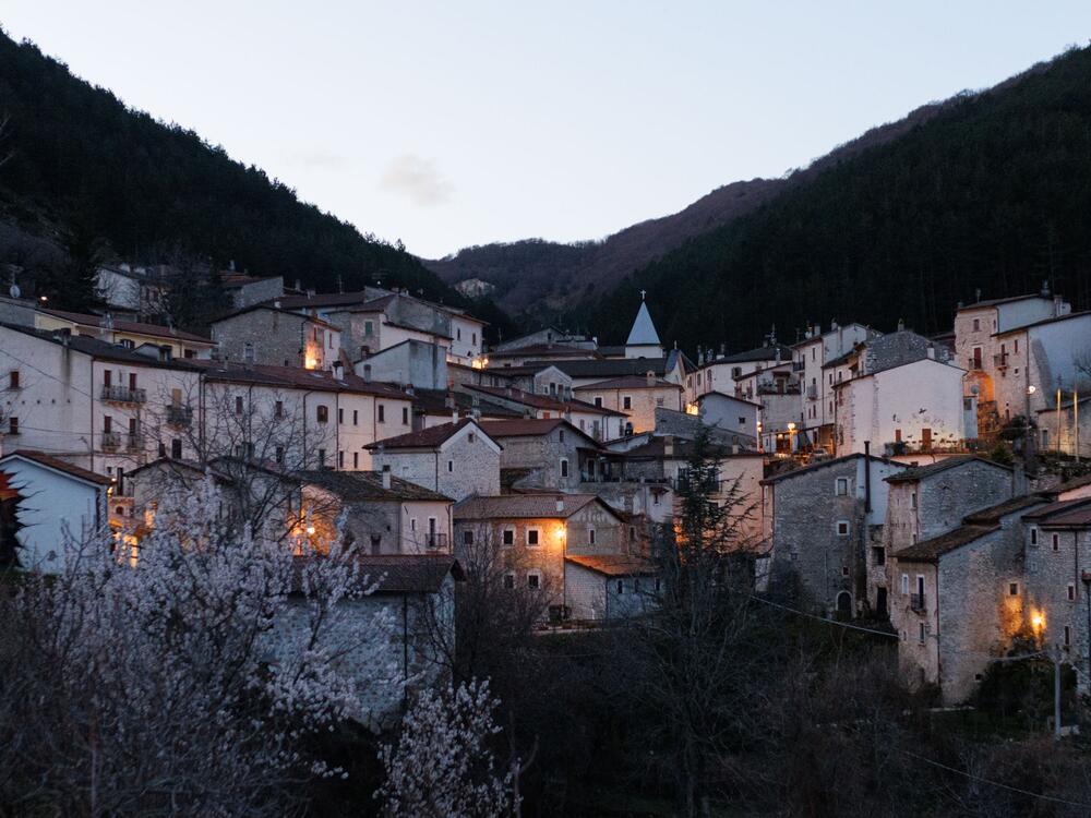 San Sebastiano dei Marsi is a hamlet with about 150 inhabitants, located in the upper Giovenco valley within the protected area of the Abruzzo, Lazio, and Molise National Park.