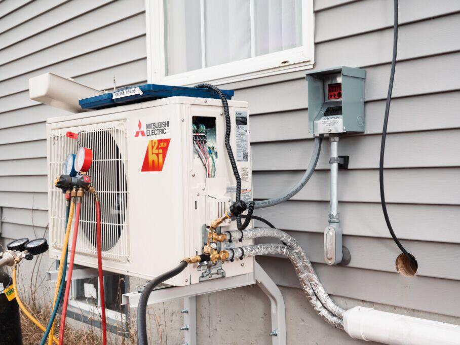 If people are buying efficient heat pumps or installing home solar, experts suggest signing a contract with a contractor and paying for and installing the project before Dec. 31 to secure their eligibility for the federal tax credit.<br>