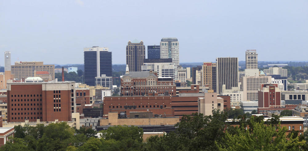 A general view of the city of Birmingham, Alabama, August 9, 2011. Alabama's Jefferson County submitted a second offer to creditors in an attempt to settle its $3.14 billion sewer bond debt, the county commission president said on August 8, 2011. Commissioner David Carrington gave no details of the contents of the latest offer. Jefferson County is struggling to avoid what would be the largest municipal bankruptcy in U.S. History. REUTERS/Marvin Gentry (UNITED STATES - Tags: BUSINESS)