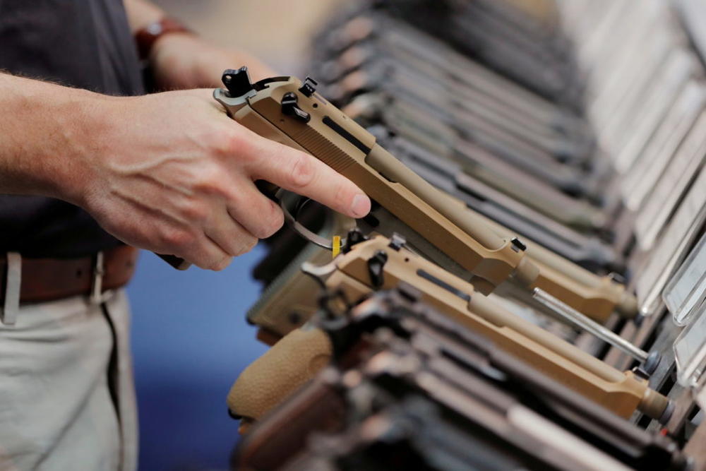 GUNS