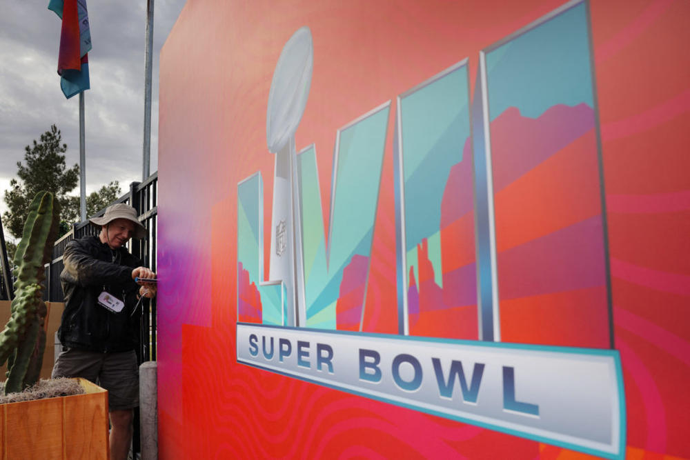 Workers prepare the stadium for Super Bowl LVII in Glendale, Arizona, Feb. 11, 2023. Photo by Brian Snyder/REUTERS