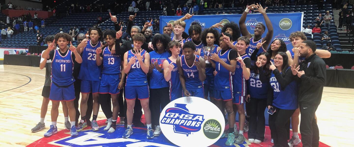 Riverwood boys basketball team wins their first state title.