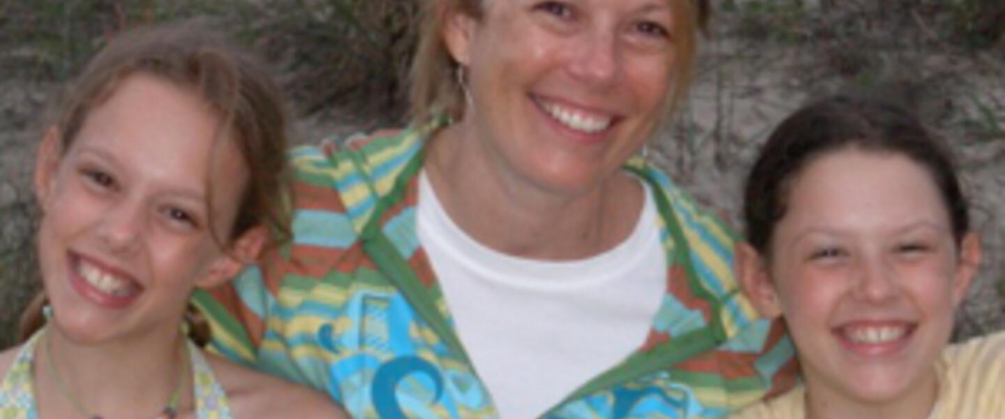 Dawn Killenberg, part-time freelancer and full-time mom, savors the fun and the exhaustion of summer vacation with her twins. Dawn Killenberg, part-time freelancer and full-time mom, savors the fun and the exhaustion of summer vacation with her twins.