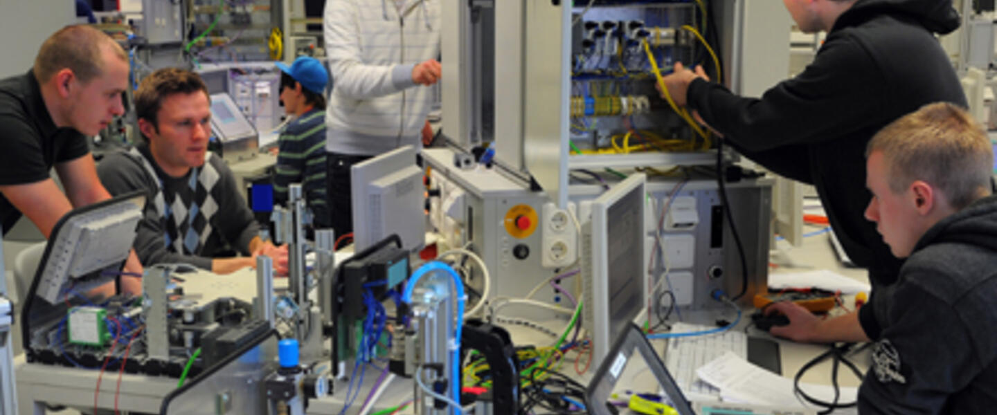 Siemens teaching the next generation of employees. Siemens teaching the next generation of employees.