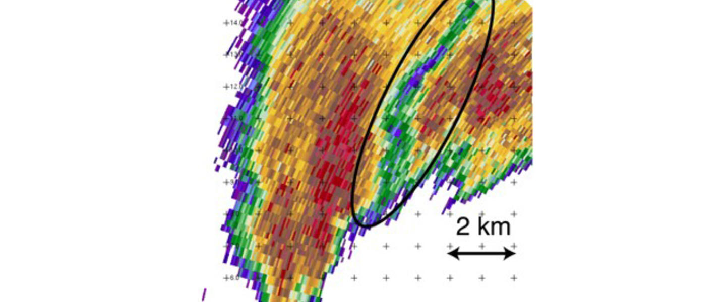 An interesting feature is detected in the tornado radar signature: an area of light rain, with small raindrops. Photo: CSWR. An interesting feature is detected in the tornado radar signature: an area of light rain, with small raindrops. Photo: CSWR.