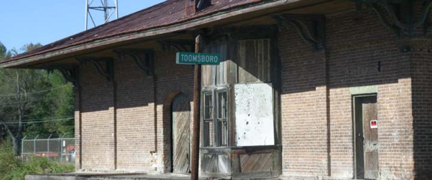 Toomsboro Train Depot. Image from www.billweaver.net/TOOMSBORO/ Toomsboro Train Depot. Image from www.billweaver.net/TOOMSBORO/