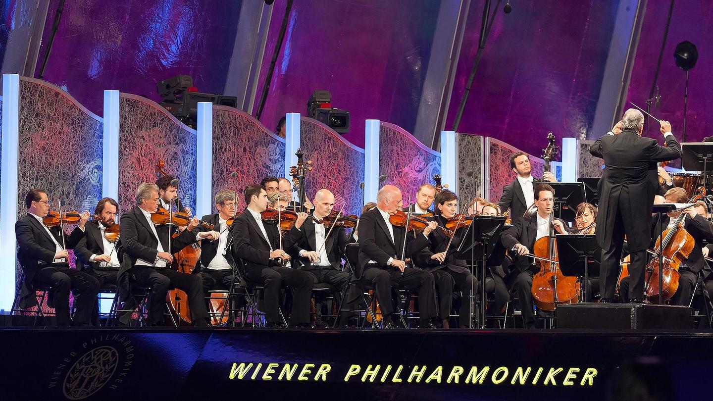 Vienna Philharmonic Summer Night Concert 2016: Full Episode: asset-mezzanine-16x9