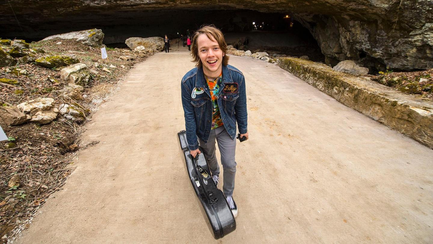 Billy Strings: asset-mezzanine-16x9