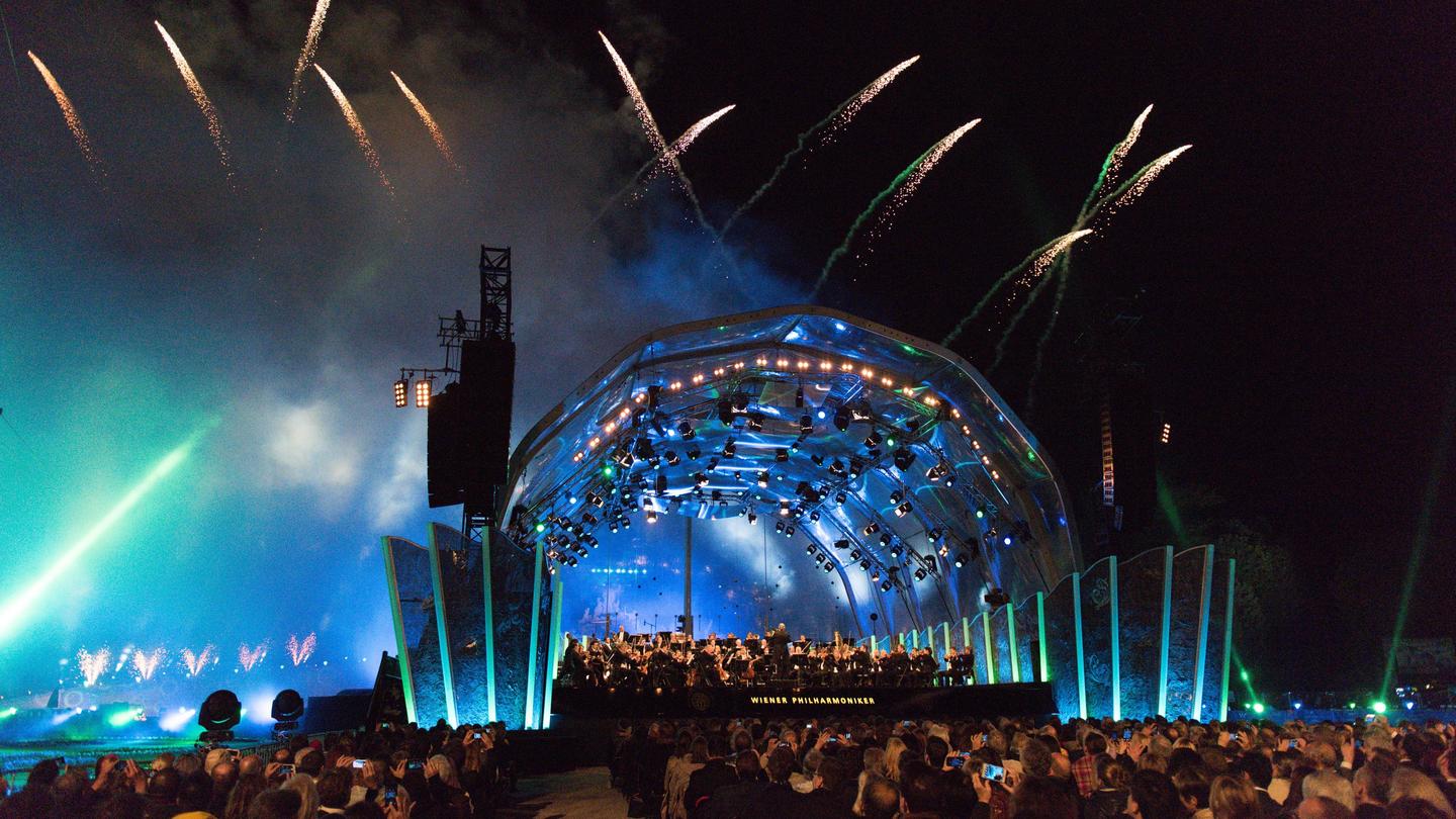 Vienna Philharmonic Summer Night Concert 2018: asset-mezzanine-16x9