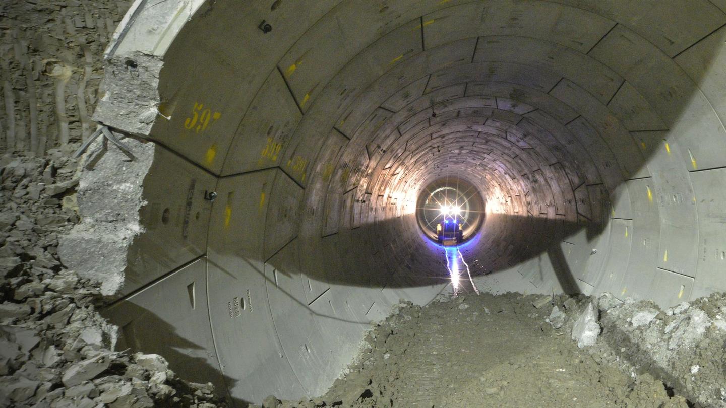 Super Tunnel: asset-mezzanine-16x9