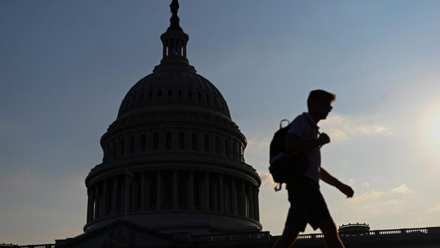 October 23, 2019 - PBS NewsHour full episode: asset-mezzanine-16x9