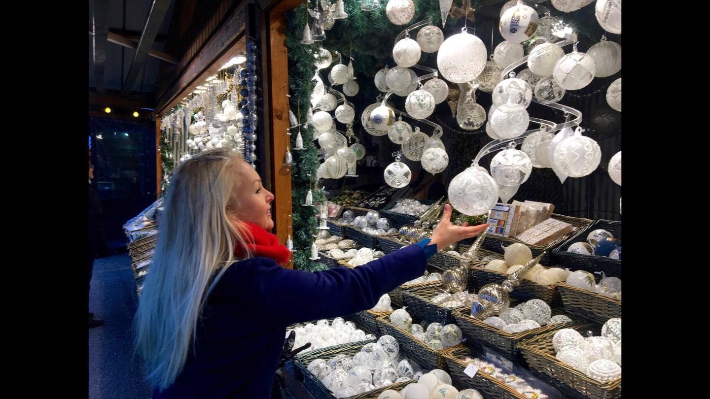 Curious Austrian Christmas Markets: asset-mezzanine-16x9