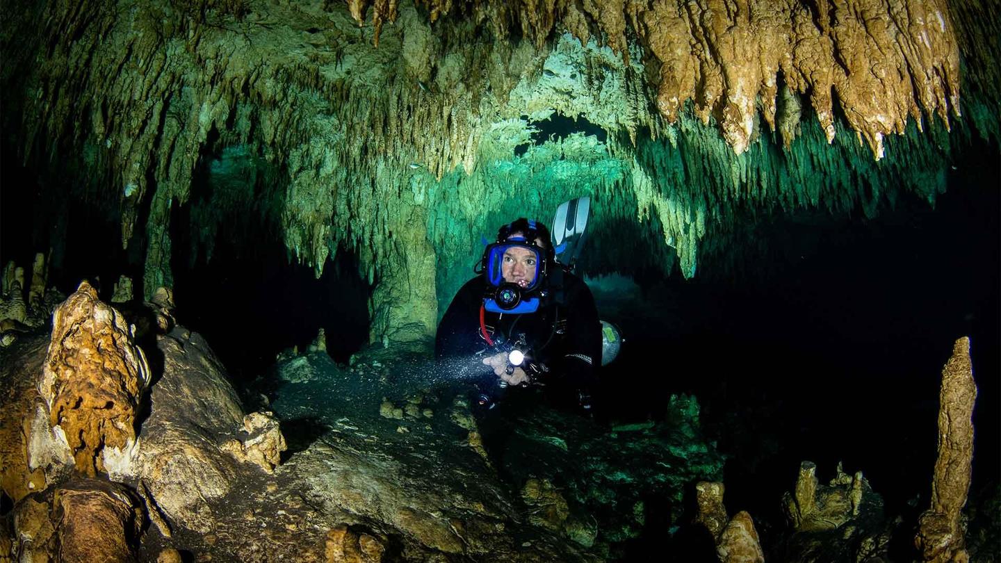 Mexico – Flooded Caves: asset-mezzanine-16x9