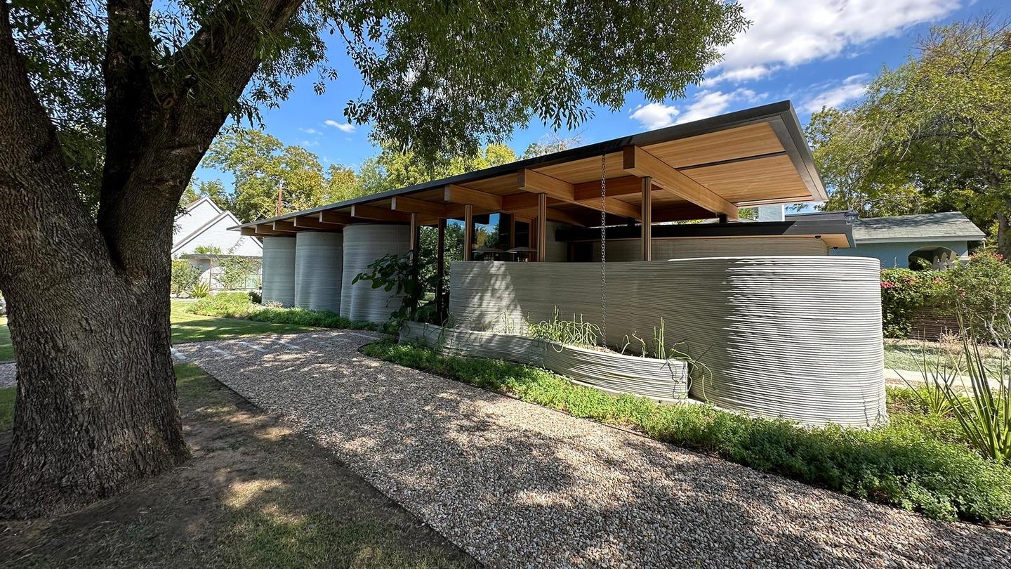 E15 | 3D Printed Homes, Square Bowl | Ask This Old House: asset-mezzanine-16x9