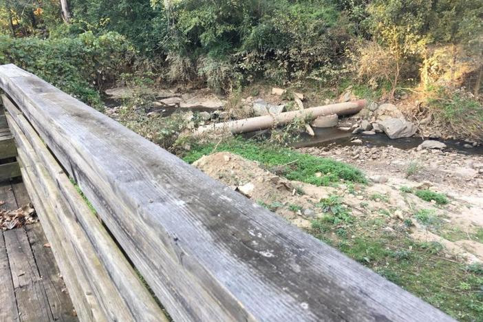 Liz Fabian  Work will begin later this month to install a new pedestrian bridge over Vineville Branch at Riverside Cemetery as one of the final links in connecting 11 miles of the Ocmulgee Heritage Trail.