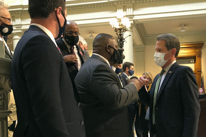 Governor Brian Kemp speaks to lawmakers.