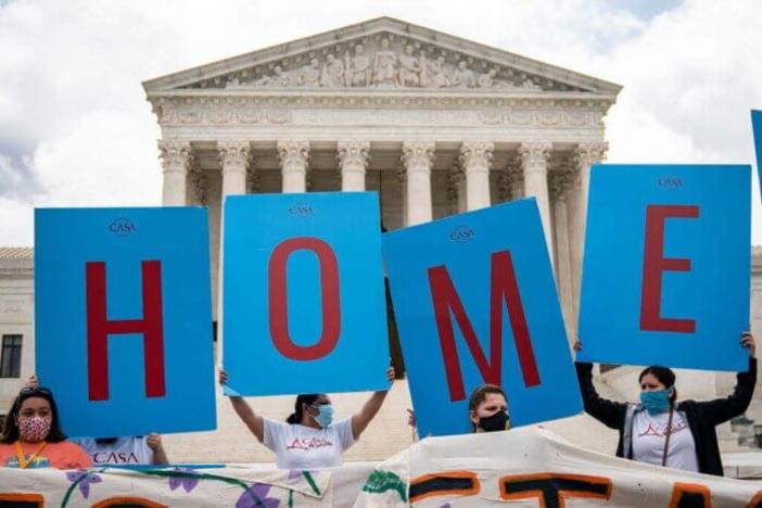 DACA recipients in front of the US Supreme Court