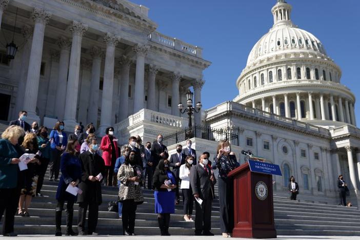 Crowd on steps of U.S. Capitol