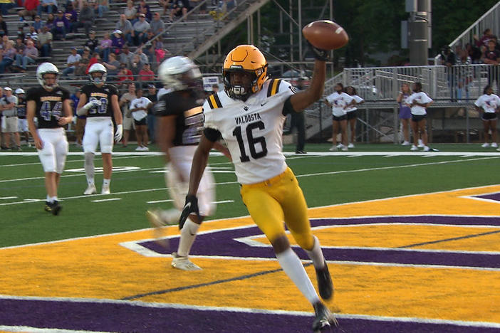 Valdosta player scores touchdown