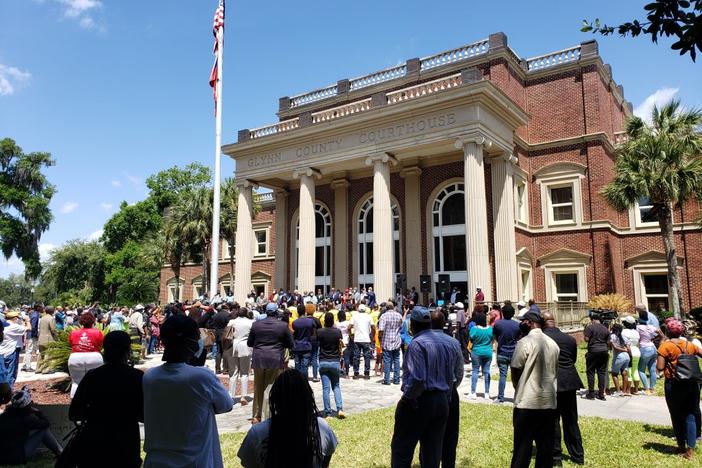 Crowd in front of Glynn County courthouse