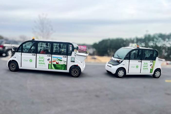 Let’s Ride Atlanta offers free electric shuttle services in partnership with local businesses. Their latest parentship with Decatur will drive downtown residents to the nearby Publix through April.