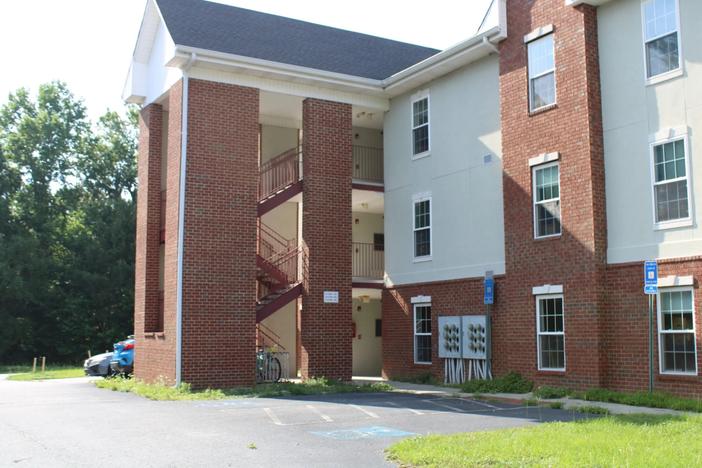 The front of University Terrace apartments on Apache Avenue. Credit: Jabari Gibbs