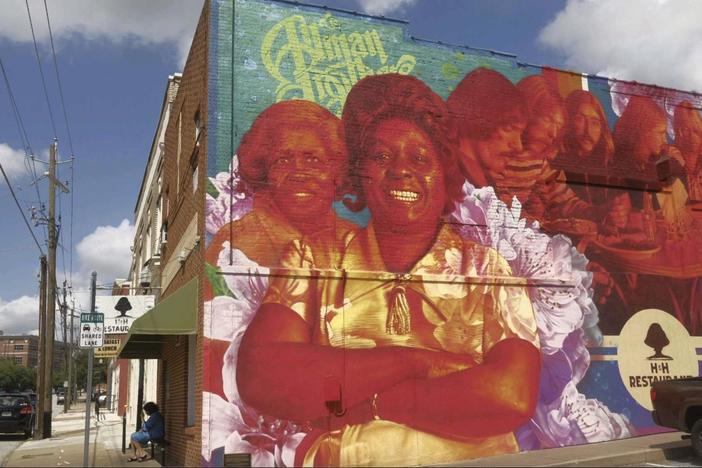 Artist Steven Teller’s mural of H&H restaurant founders Inez Hill and Louise Hudson with their famous Allman Brothers Band patrons has become an attraction for the band’s fans, according to the Macon Arts Alliance that is working to bring more murals to downtown. 