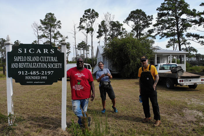 Maurice Bailey, David Zelski, Dr. Nik Heynen on Sapelo Island