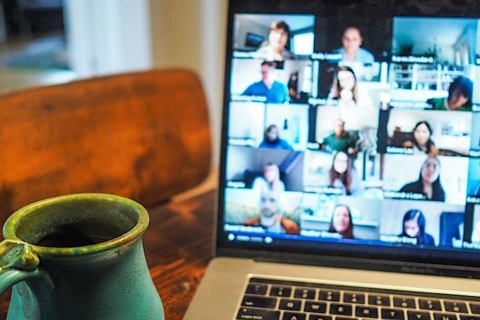 Computer screening with people in a virtual meeting