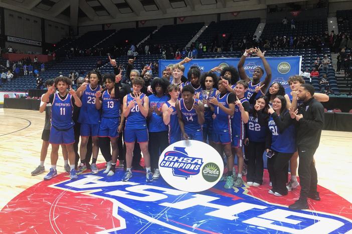 Riverwood boys basketball team wins their first state title.