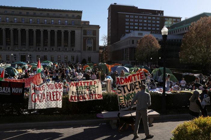 PBS NewsHour Colleges struggle with allowing protests and preventing antisemitism and intimidation