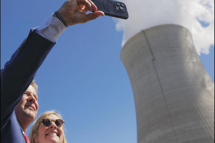 Georgia Governor Brian Kemp and First Lady Marty Kemp pose for selfie at Plant Vogtle before Kemp’s remarks at an official ceremony marking the completion of Units 3 and 4. 