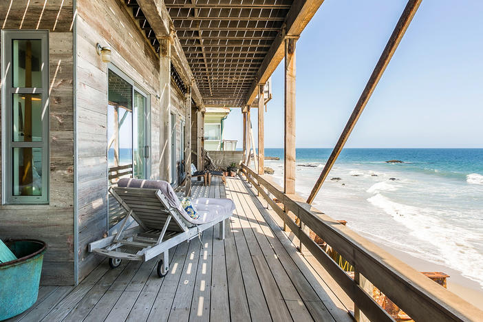 Airbnb beach house rental