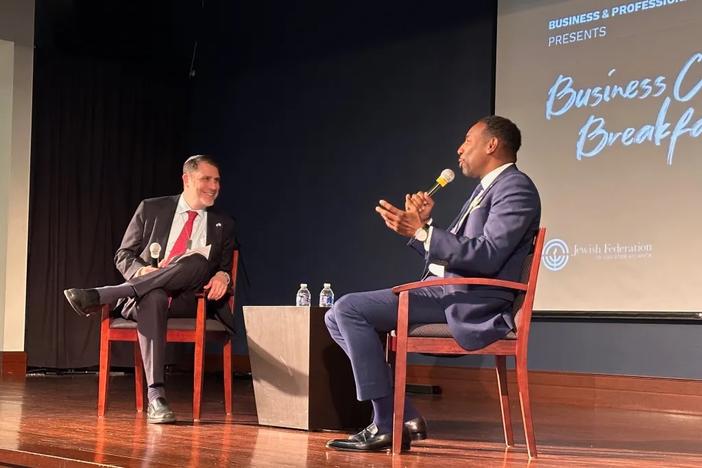 Rabbi Peter Berg (left) interviewed Atlanta Mayor Andre Dickens on May 21.
