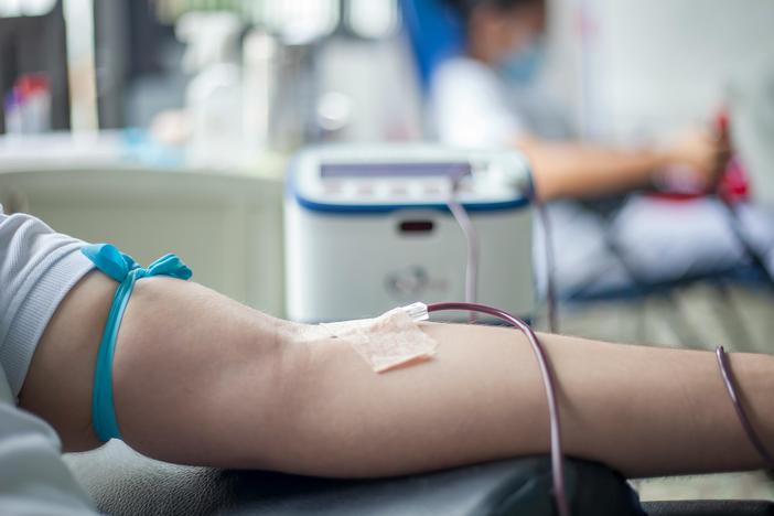 Person donating blood. (Pexels)