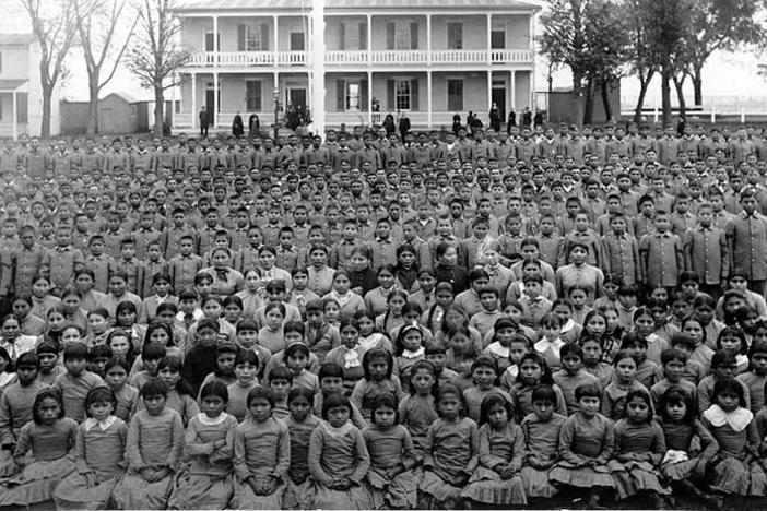 Native American students/captors of the Carlisle Indian Boarding School (1900)