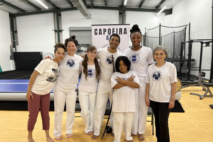 Professor Malandro and the students at Filhos de Bimba pose for a portrait.