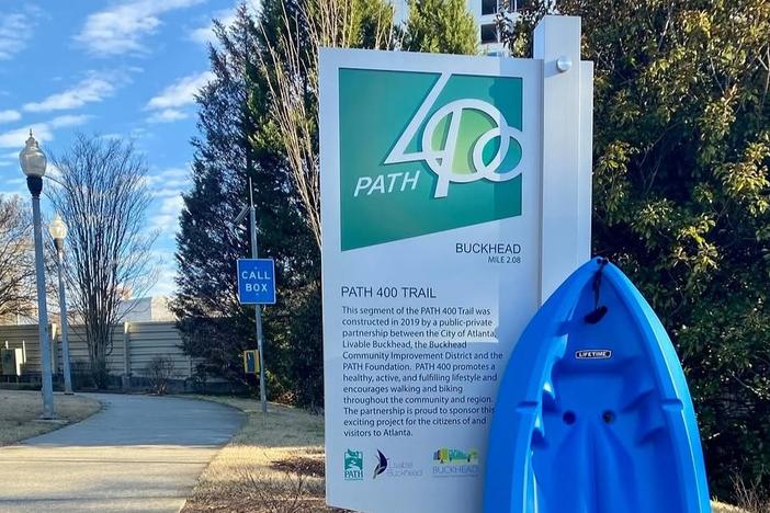 The Peachtree Park Neighborhood entrance to PATH400